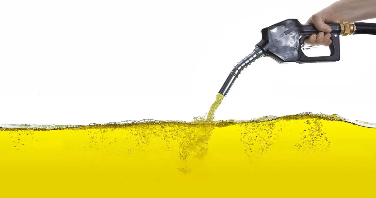 What Color Is Gasoline: A Complete Guide to Understanding Fuel Hue and What It Means